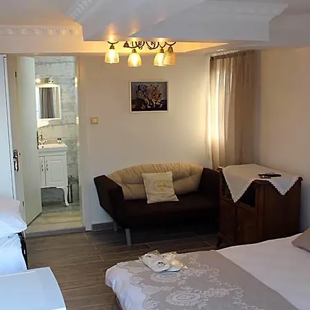 Silenos Boutique Hotel 3*